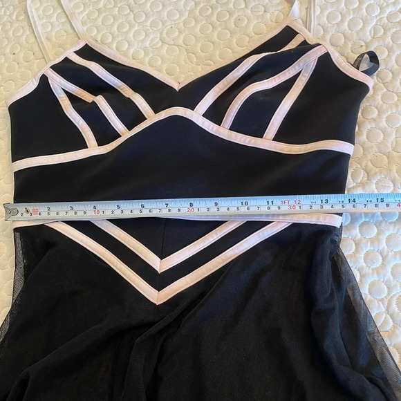 Joseph Ribkoff pedlum tank top. Black and pink size 8/medium - Picture 9 of 9